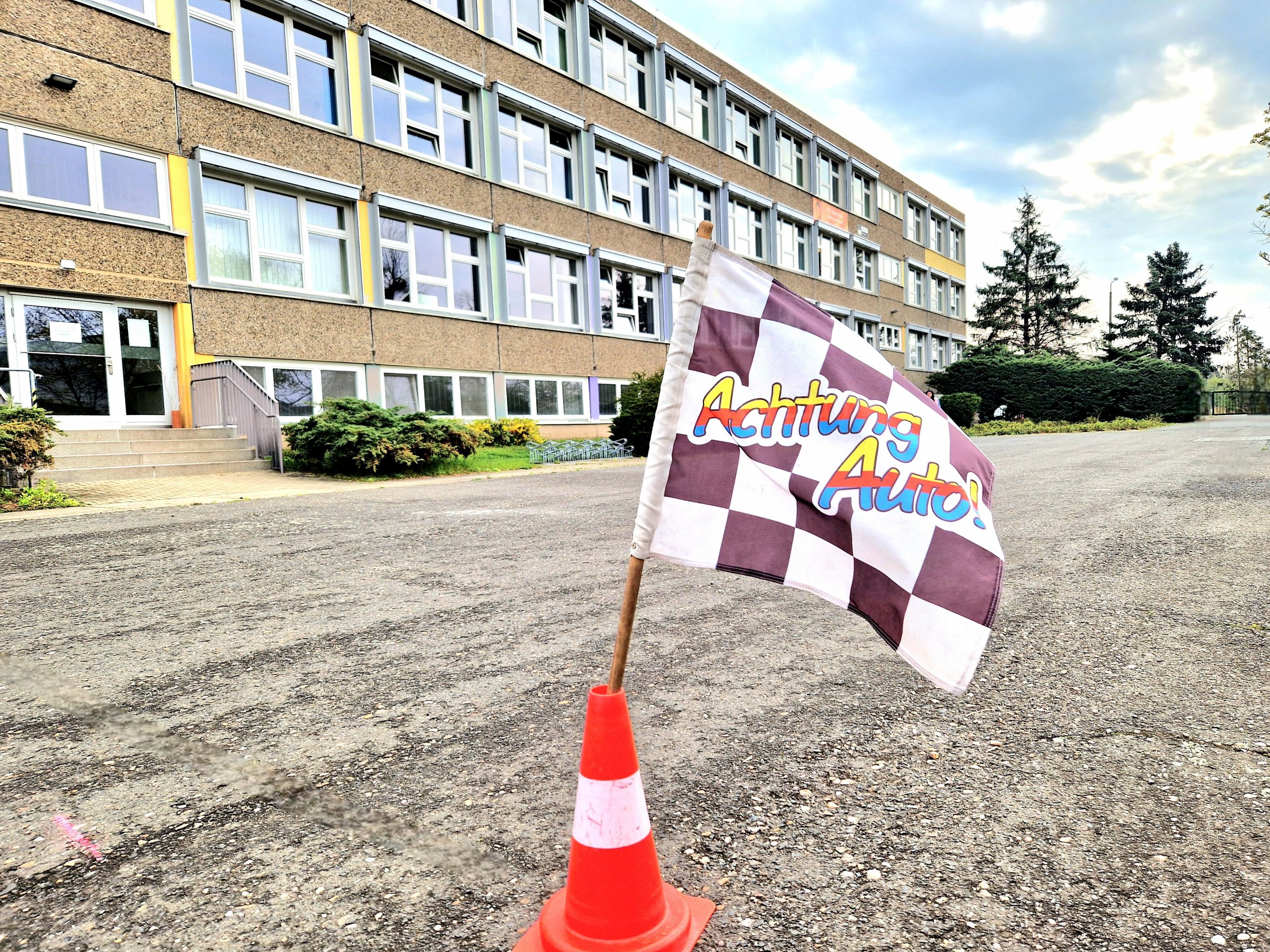 Achtung Auto – Sicher unterwegs!